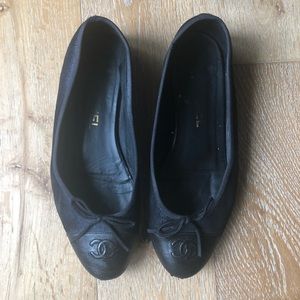 CHANEL ballet flats
